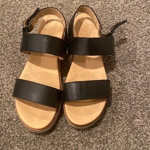 Nisolo Go-To Flatform Sandal